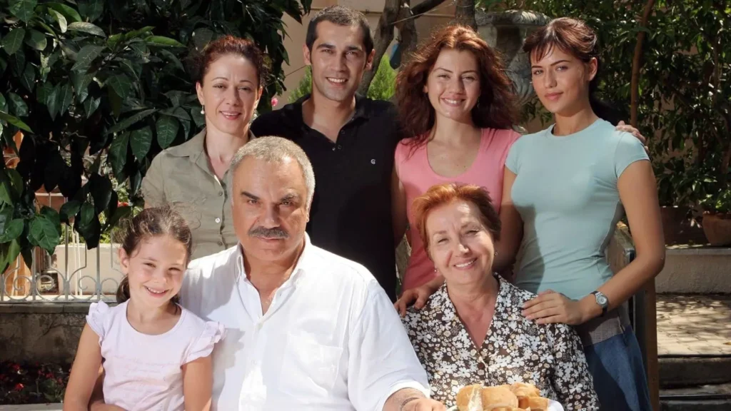 مسلسل Yaprak Dökümü - الأوراق المتساقطة