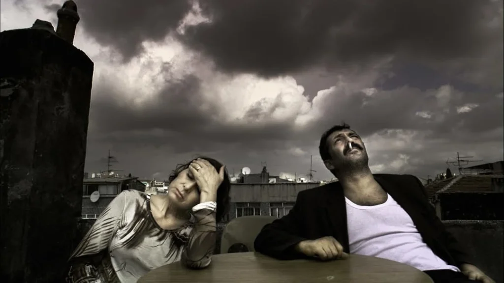 ثلاثة قرود (Three Monkeys) – 2008